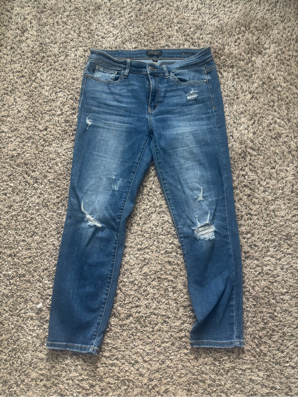 Judy Blue Medium Blue Distressed Cropped Jeans